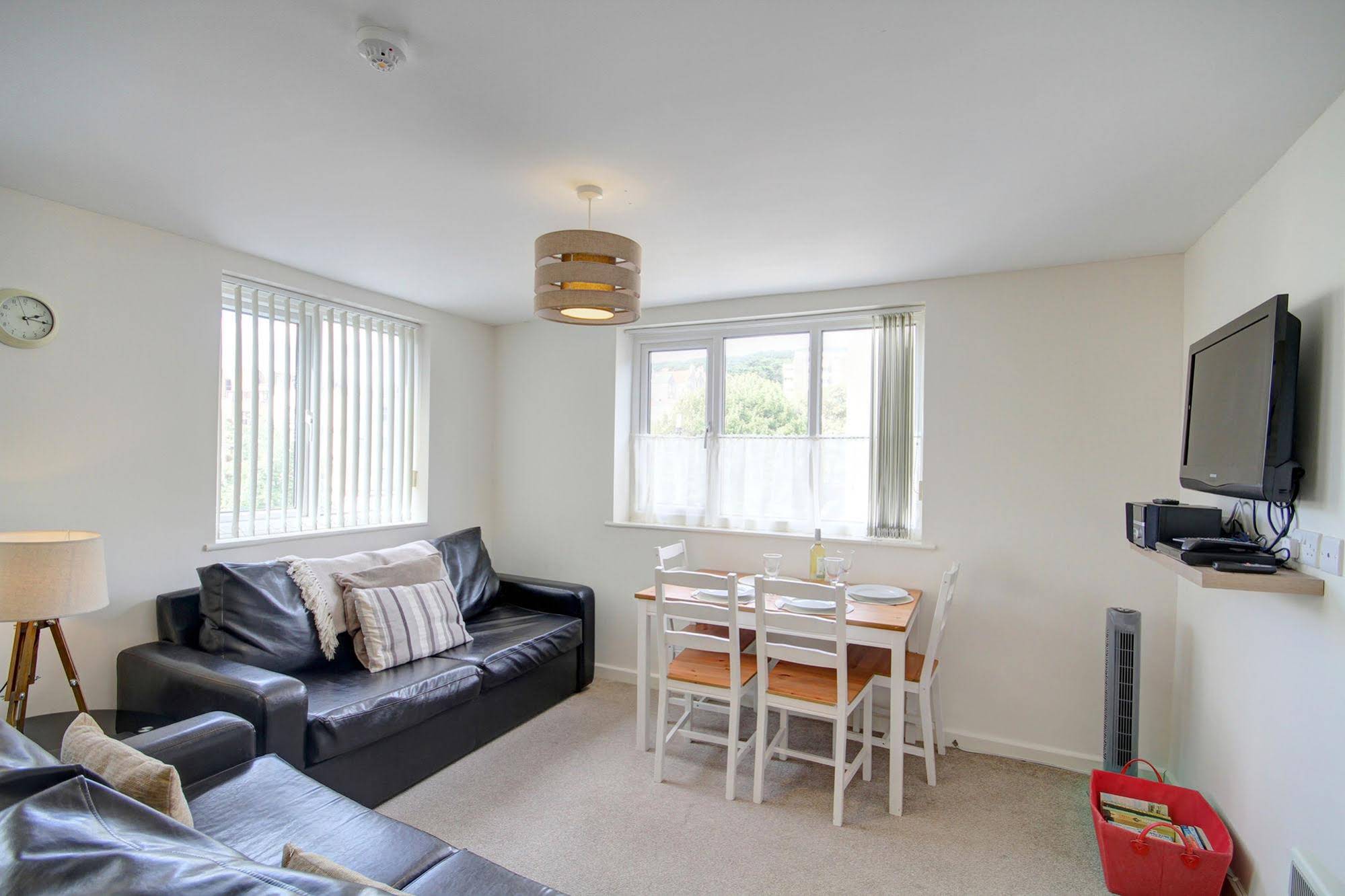 Kensington Court Holiday Apartments