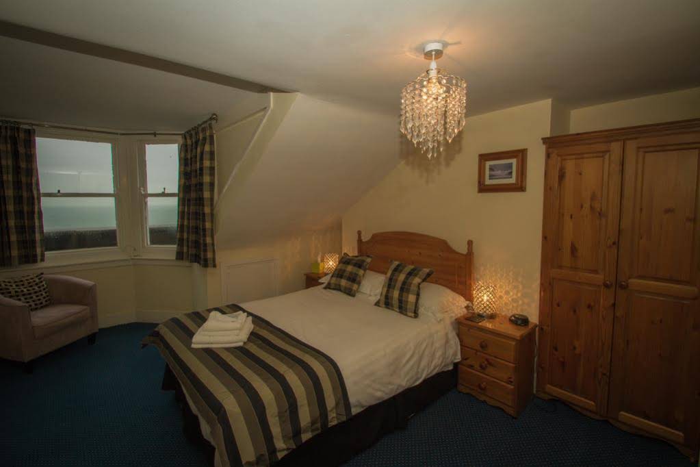 Marina Court Hotel