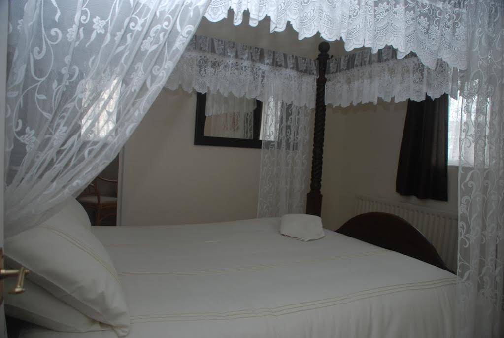 Whitecliff Guest House