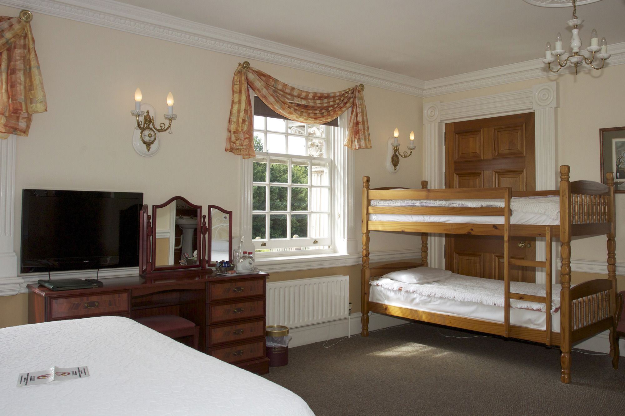 Elme Halll Hotel