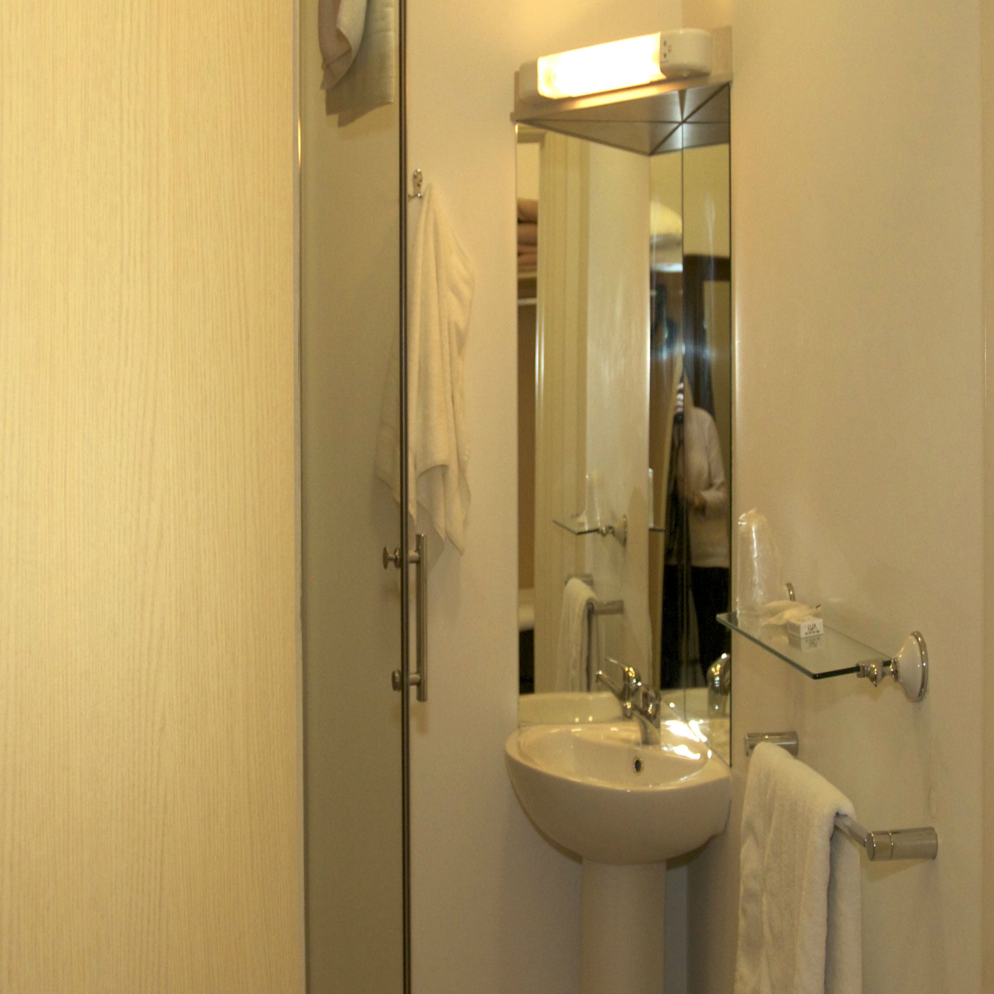 Elme Halll Hotel