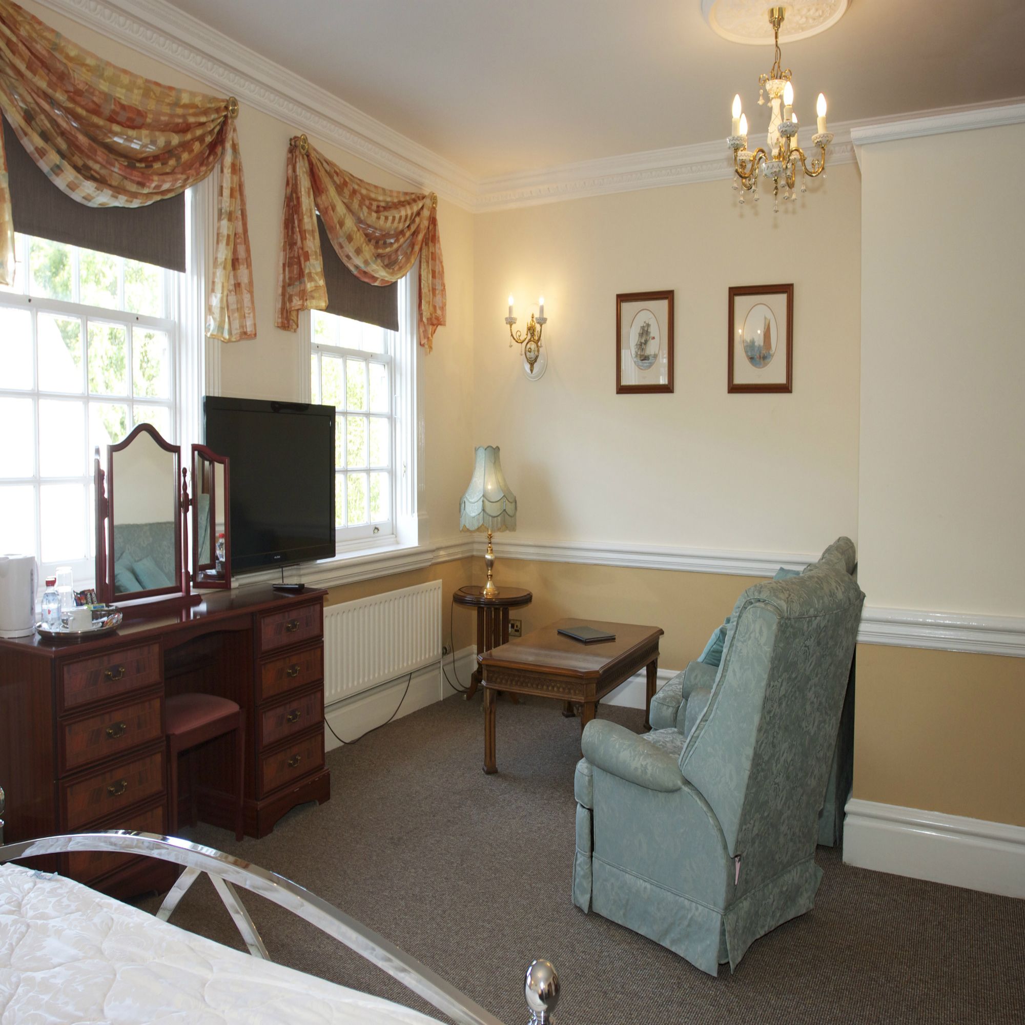 Elme Halll Hotel
