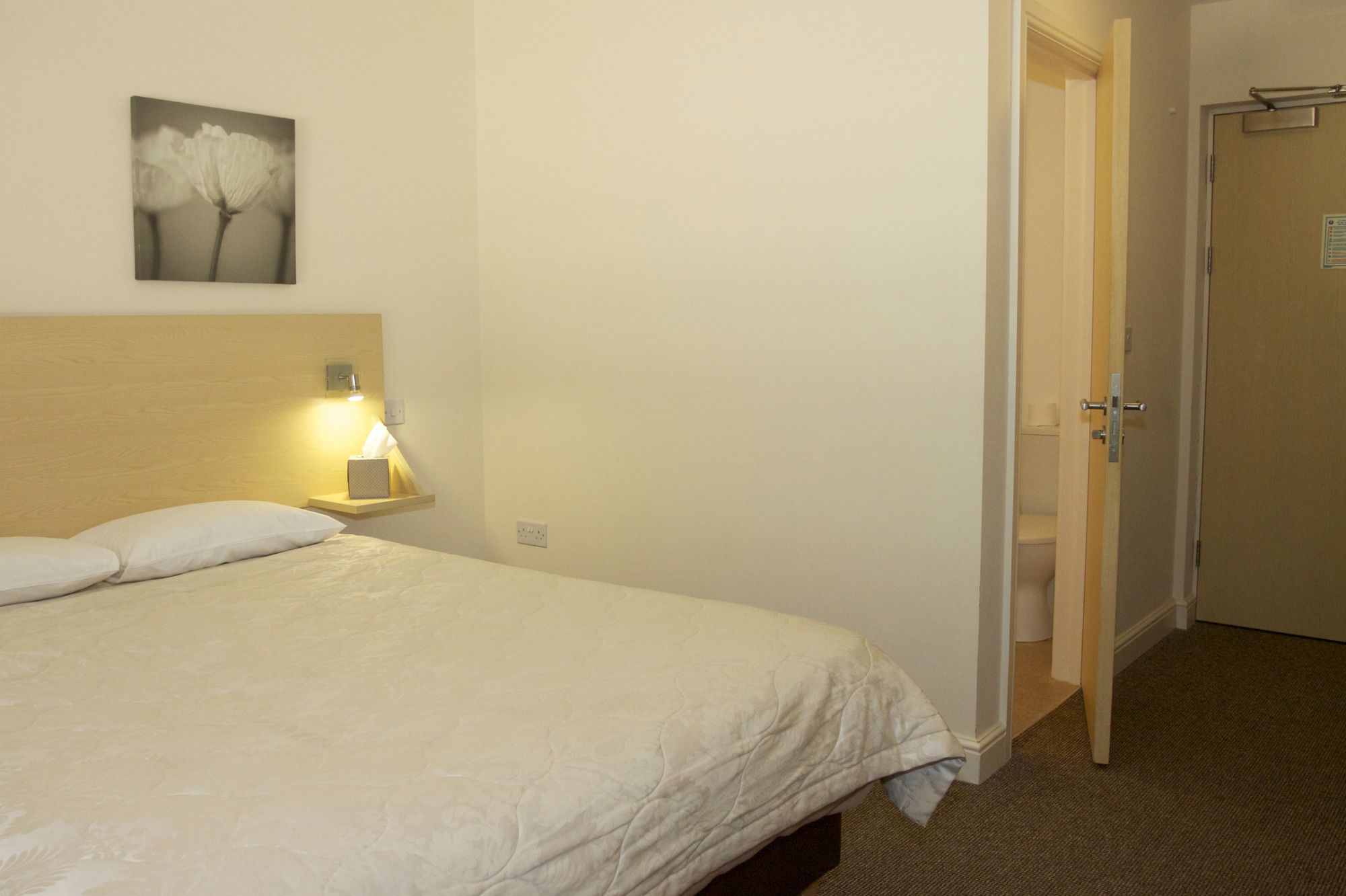 Elme Halll Hotel