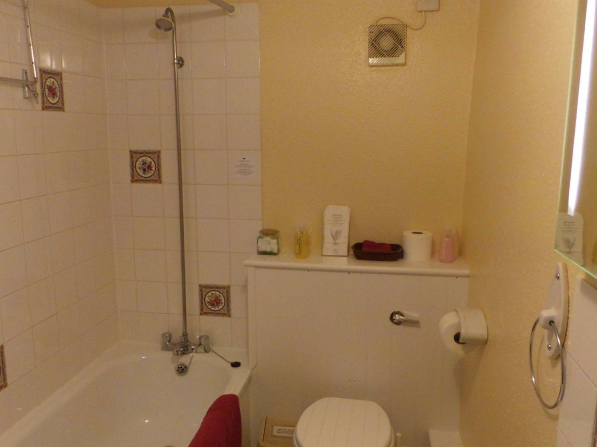 Broadlands Guest House