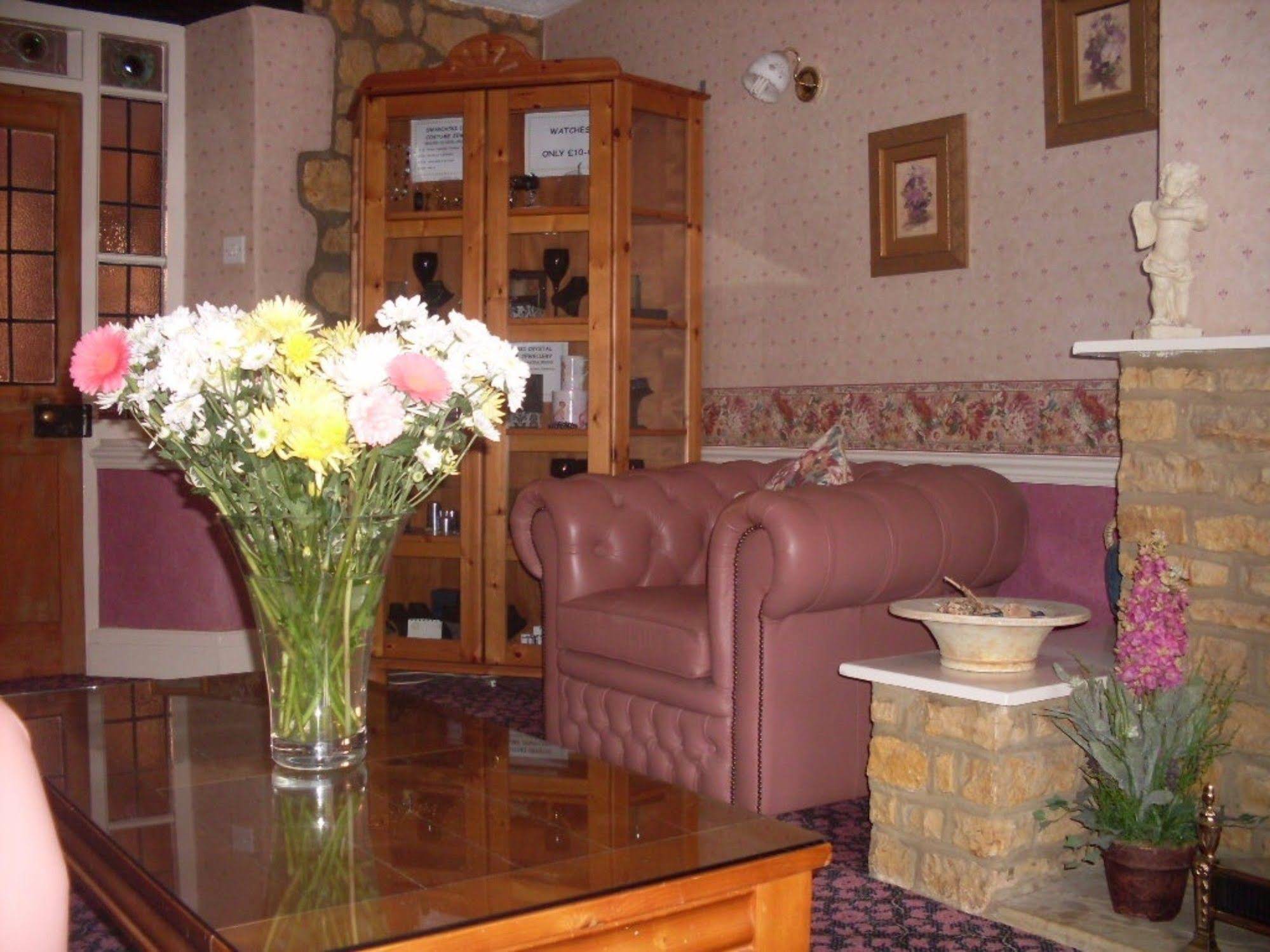 Broadlands Guest House