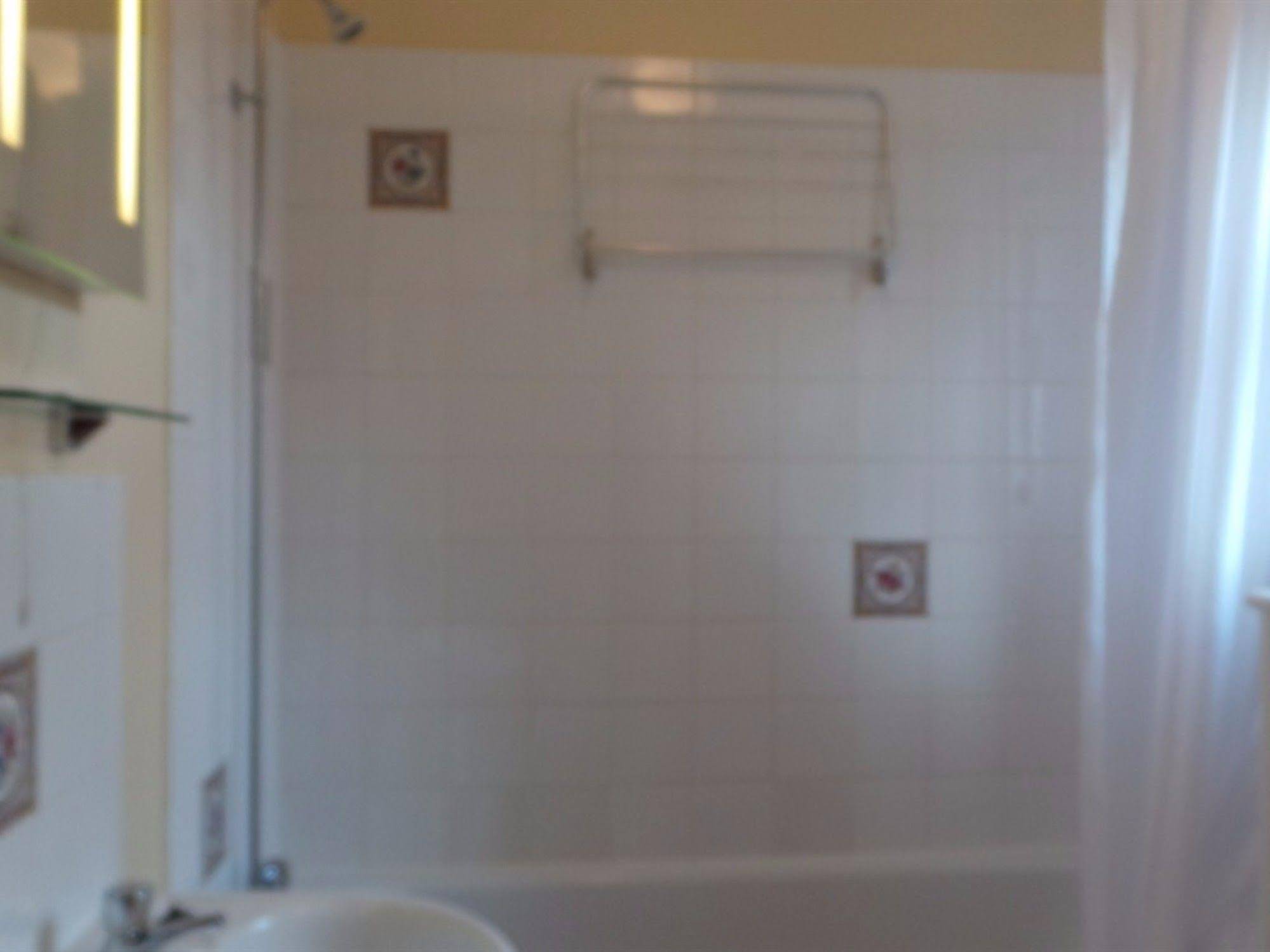 Broadlands Guest House