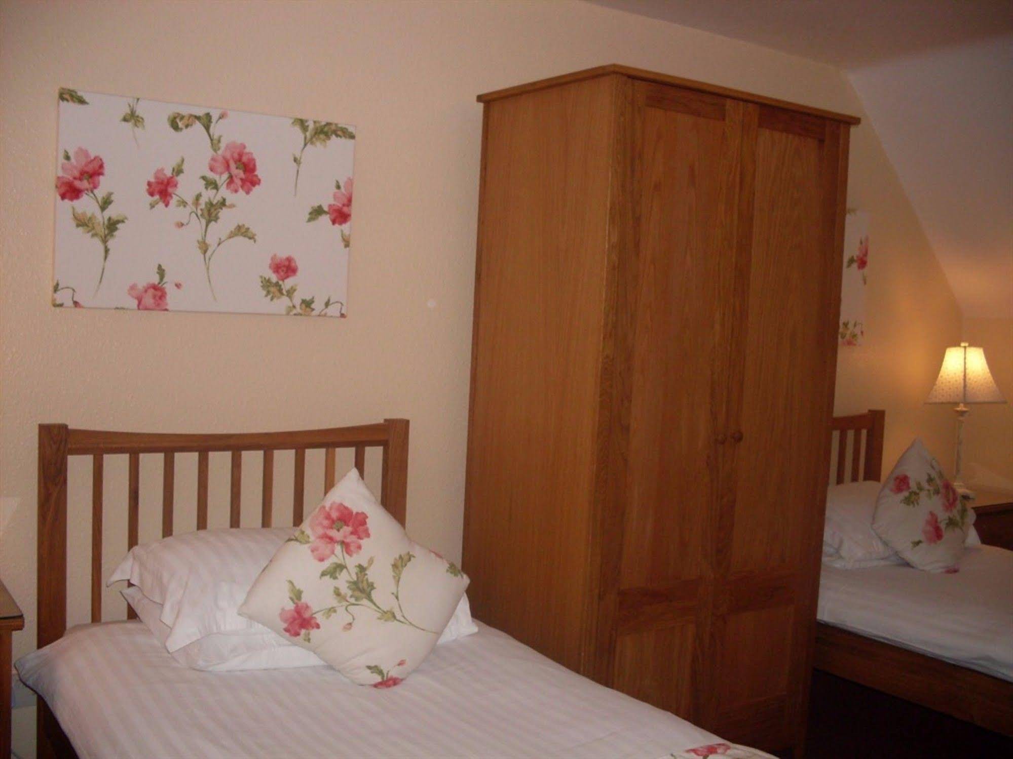 Broadlands Guest House