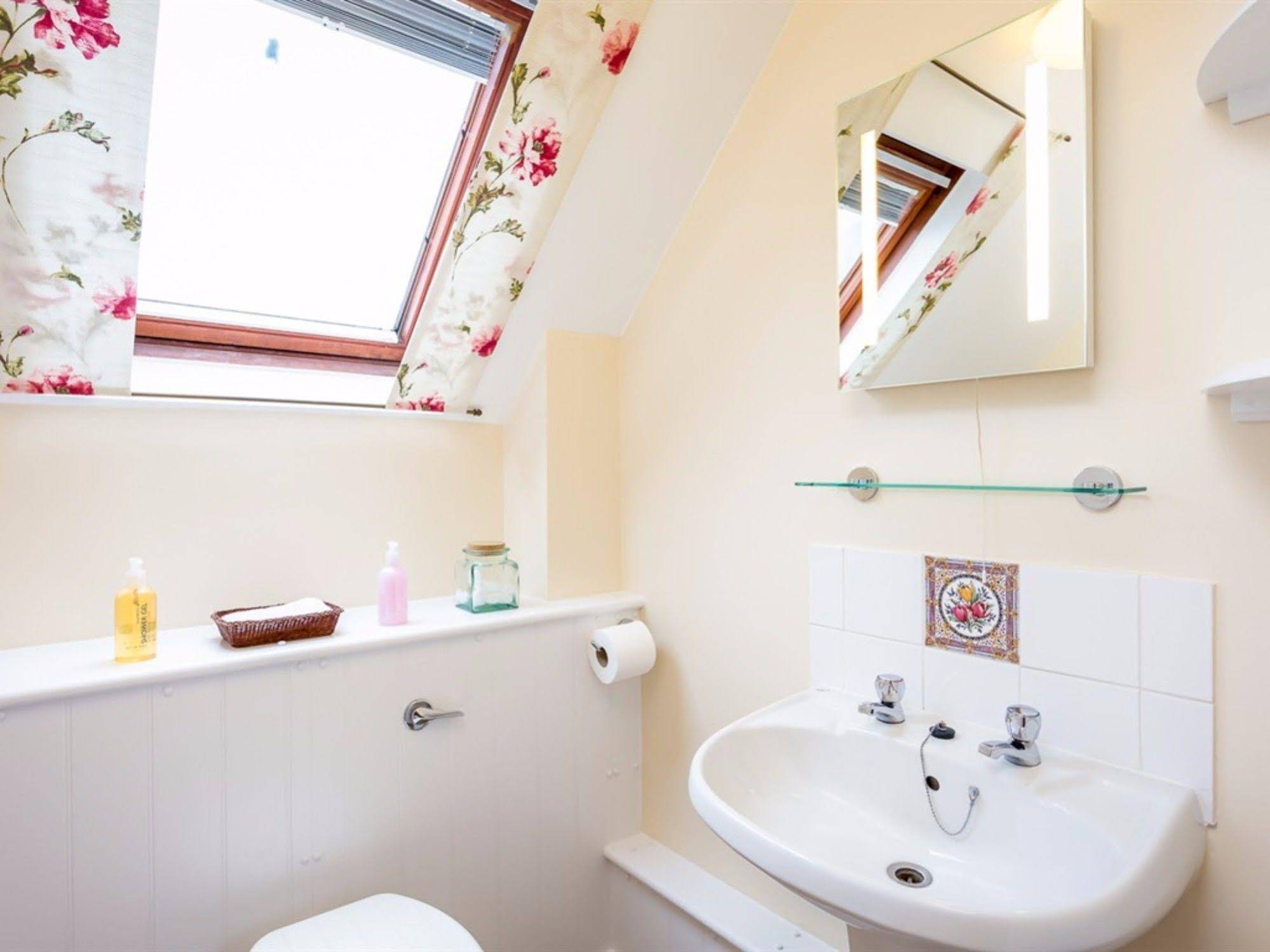Broadlands Guest House