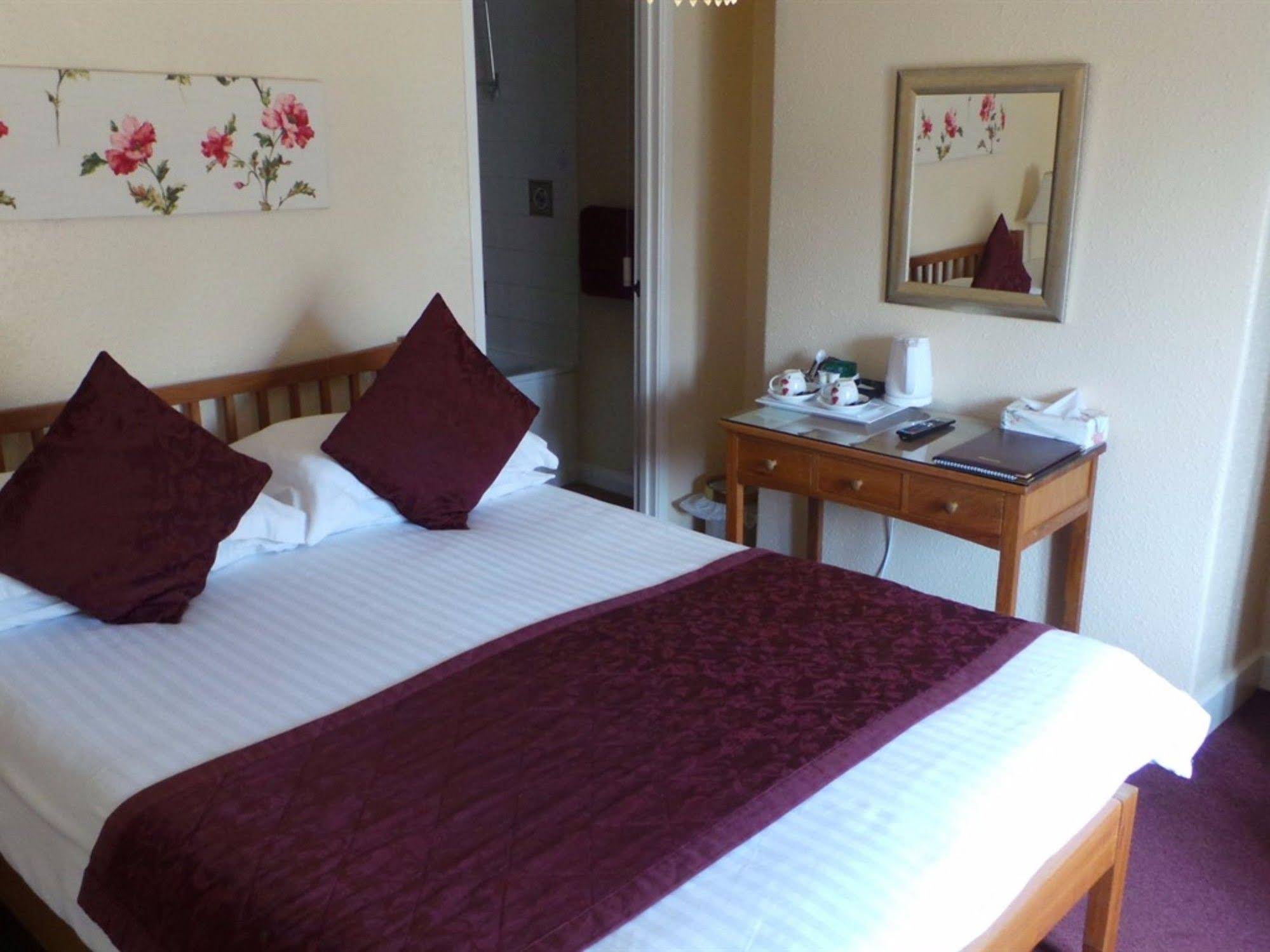 Broadlands Guest House