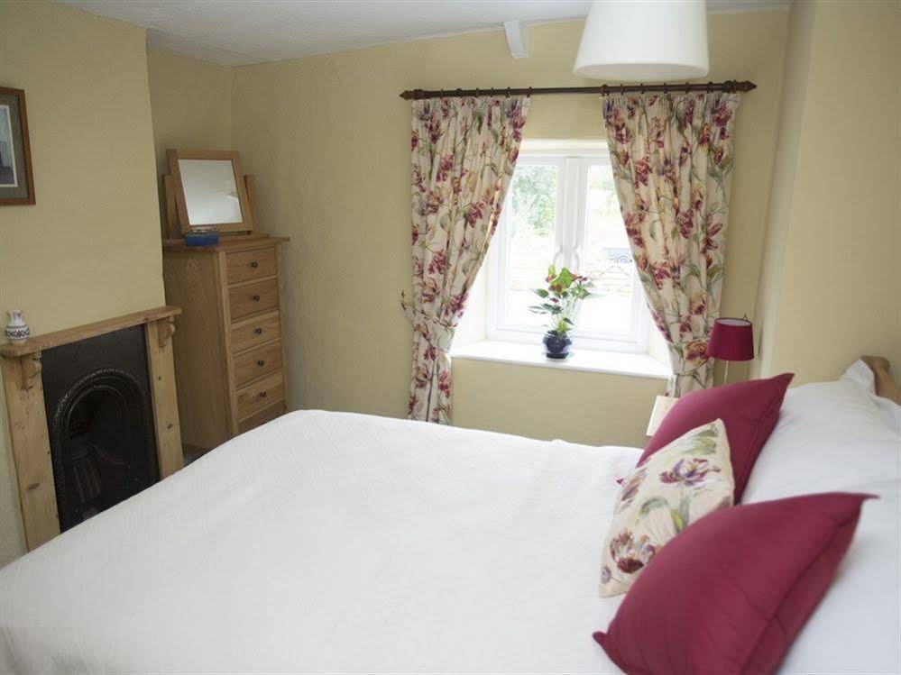 Withy Cottages