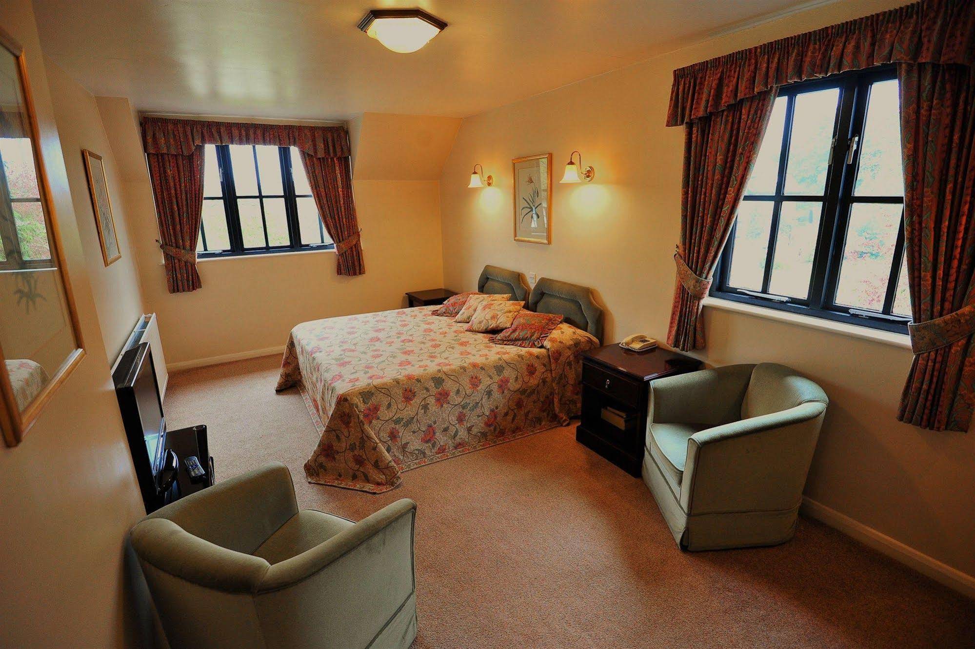 Barton Cross Hotel