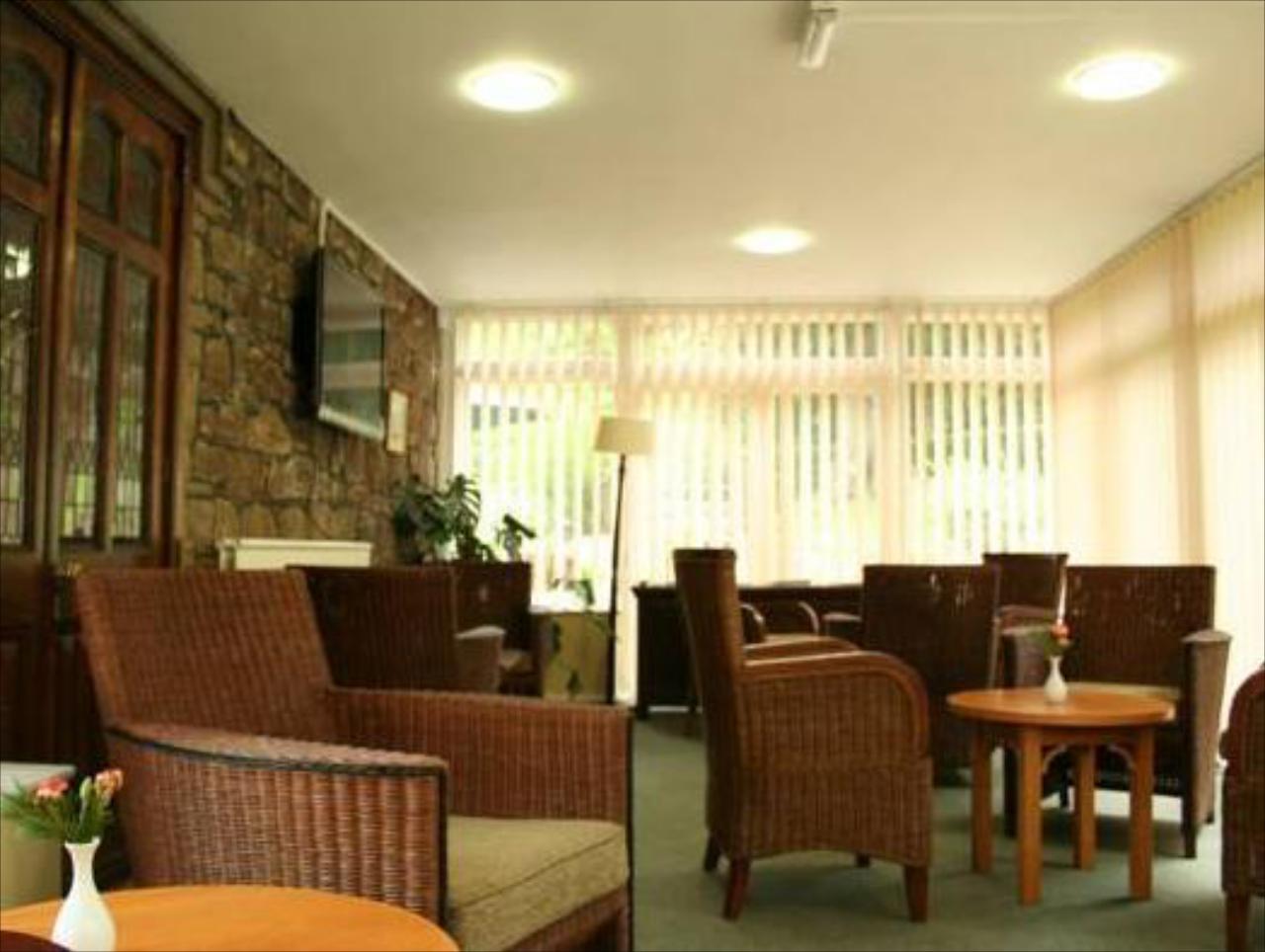 Dean Valley Manor