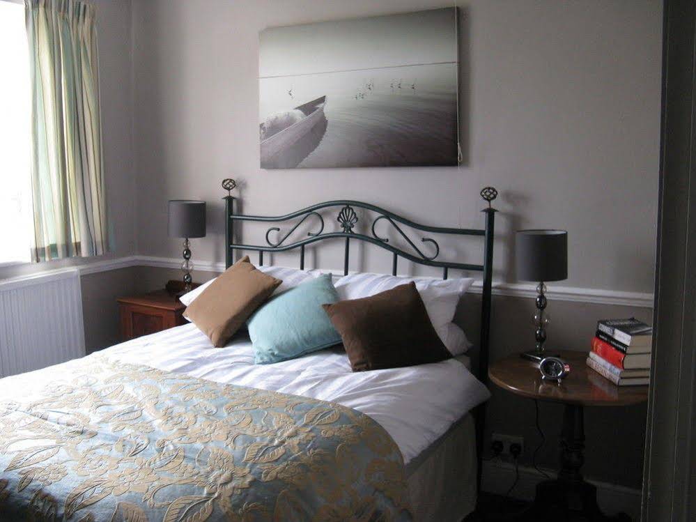 Greyhound Inn