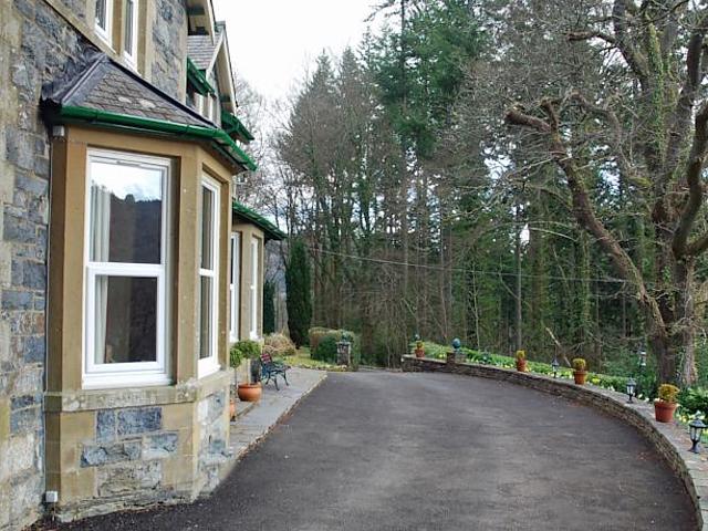 Tan Dinas Country House