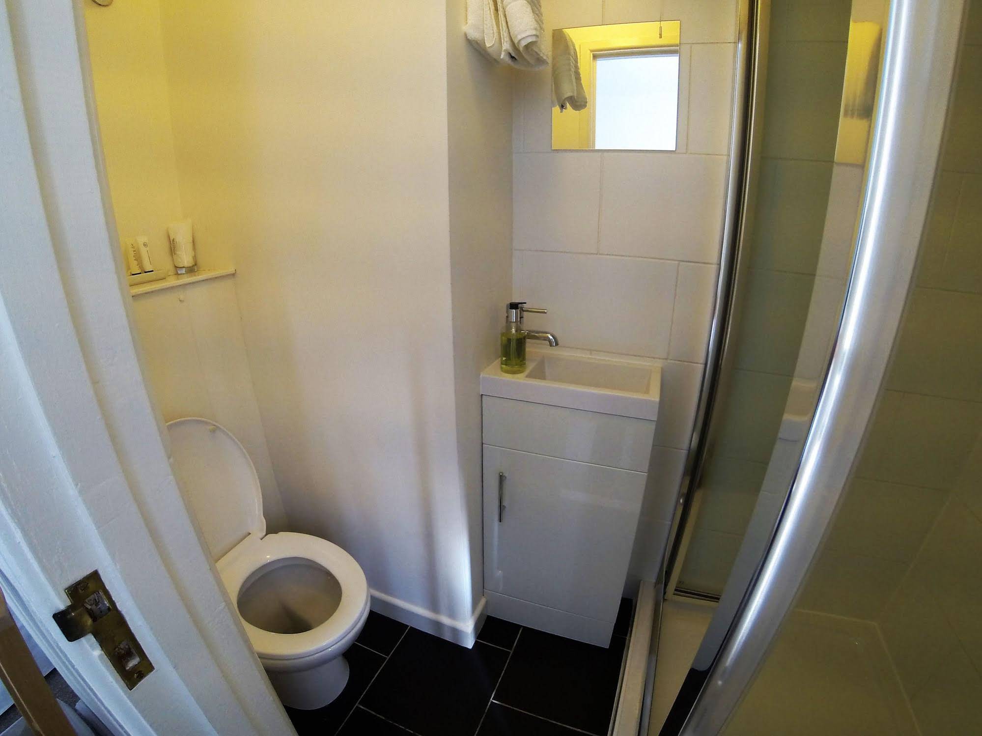 Ty Helyg Guest House