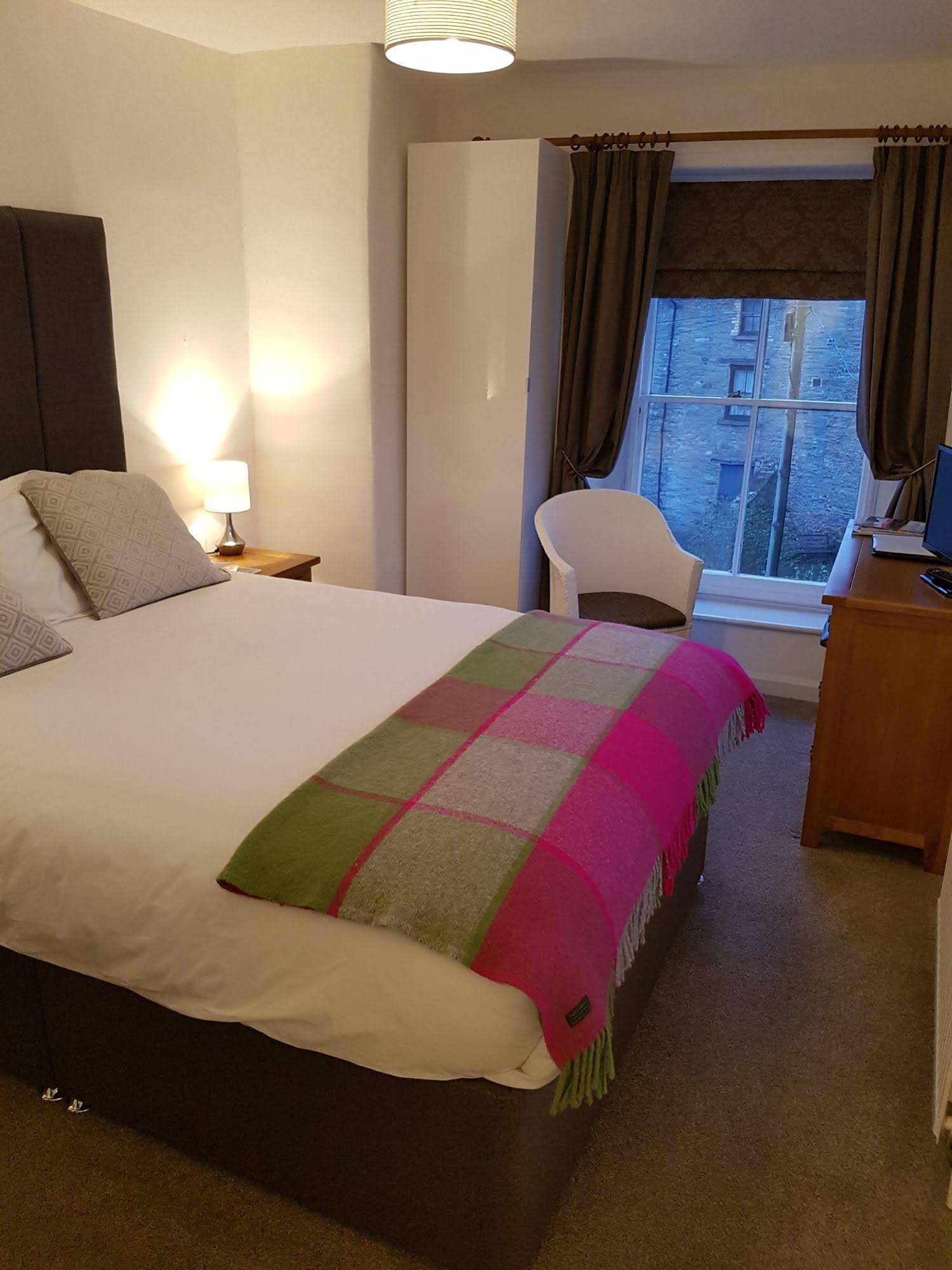 Ty Helyg Guest House