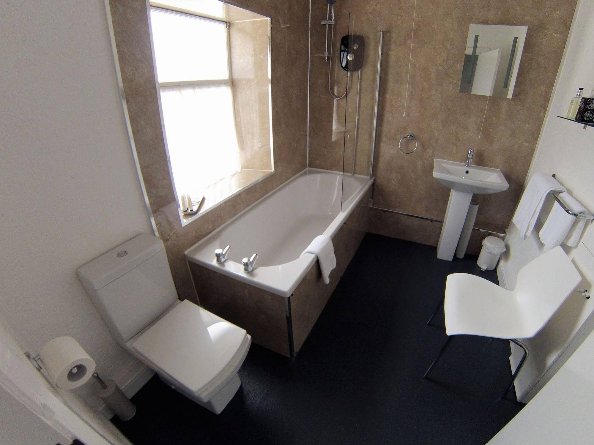 Ty Helyg Guest House