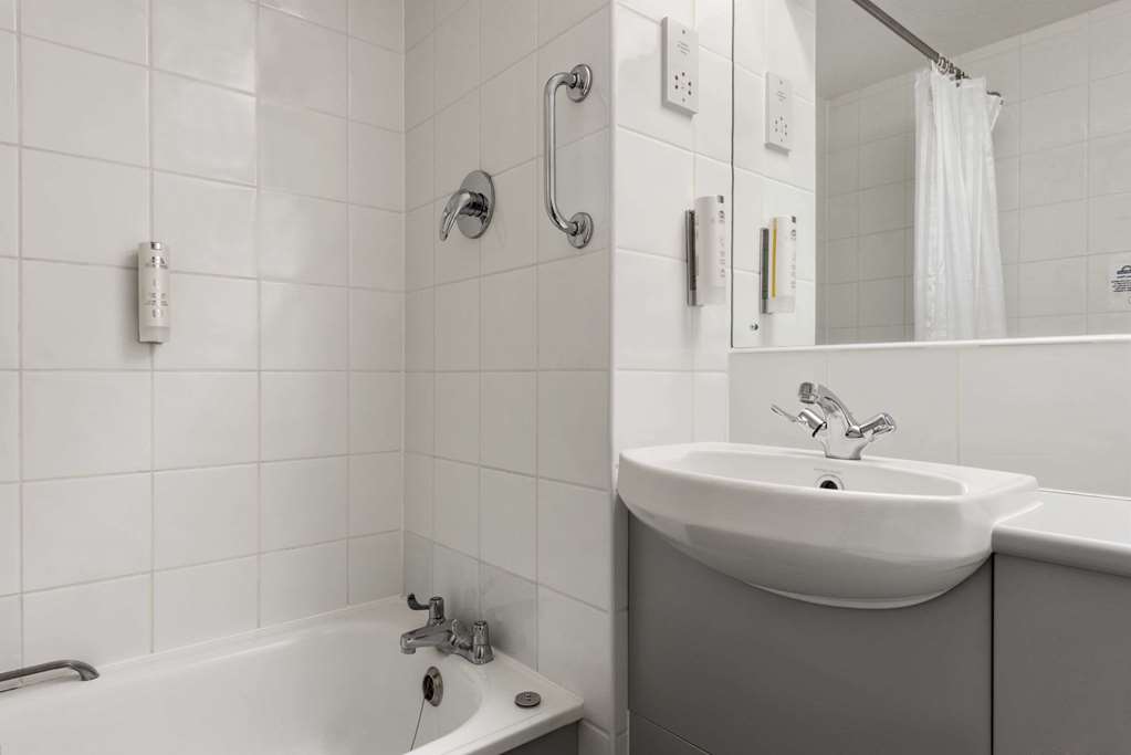 Days Inn by Wyndham Bridgend Cardiff M4