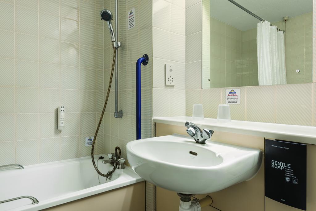 Days Inn by Wyndham Bridgend Cardiff M4