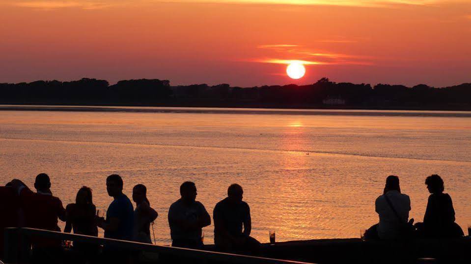 The Anglesey Arms Hotel