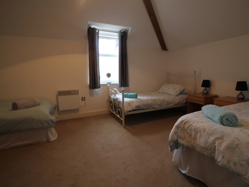 Ashgrove Court Penthouse's by Cardiff Holiday Homes