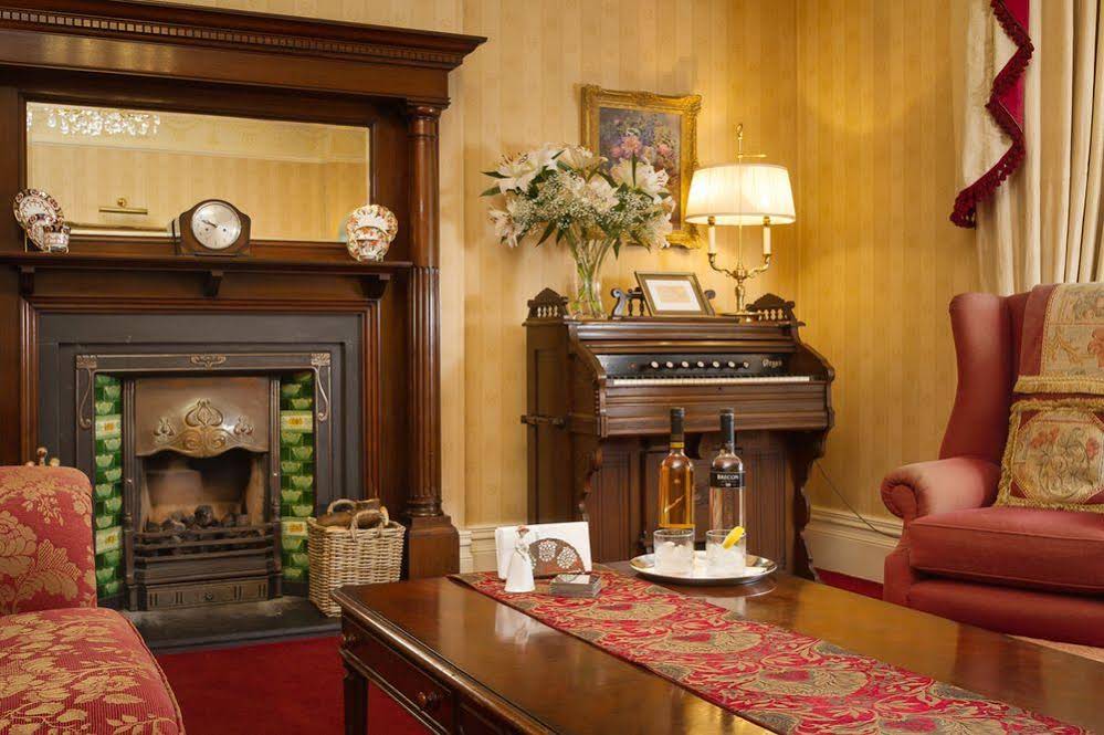 Lincoln House Private Hotel