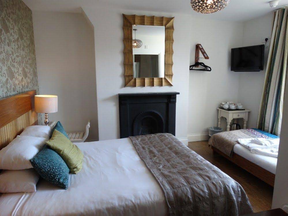 Number One Hundred Bed And Breakfast