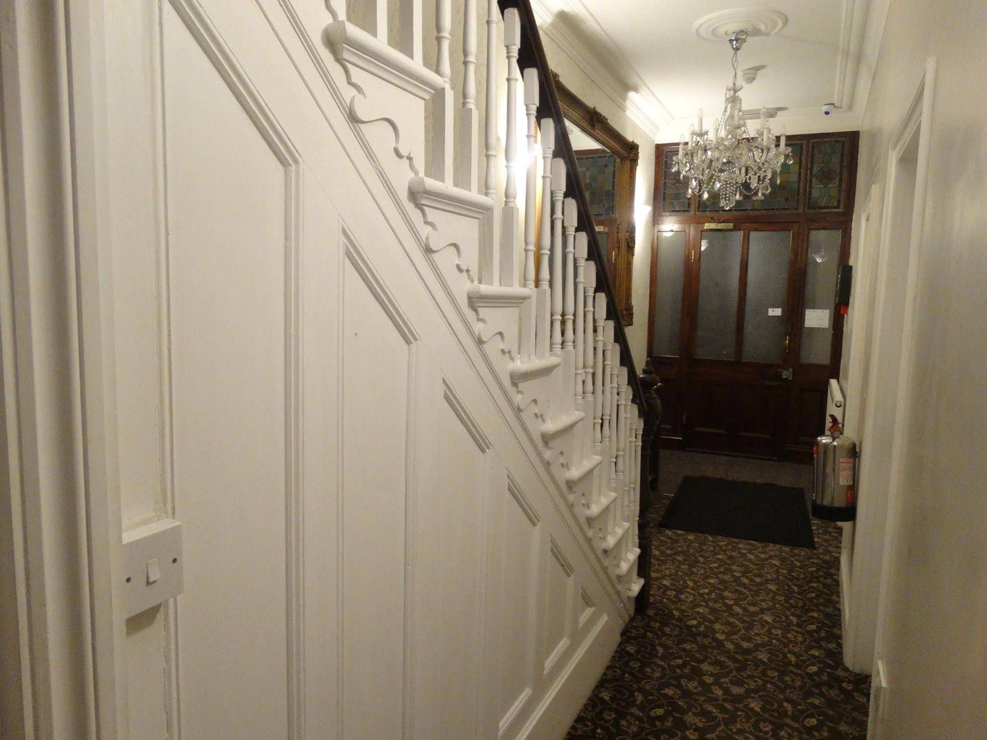 Number One Hundred Bed And Breakfast