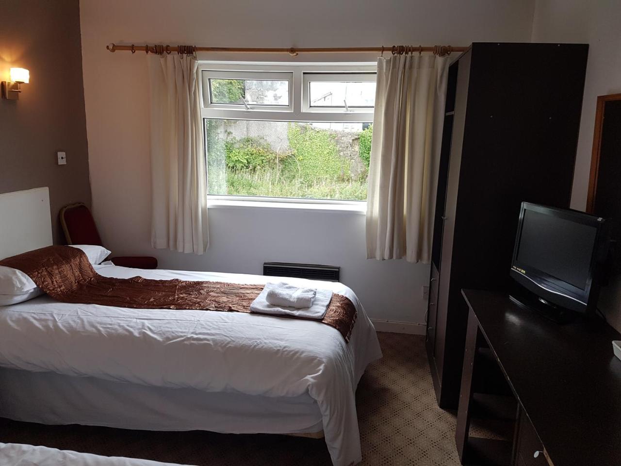 Ye Olde Red Lion Hotel