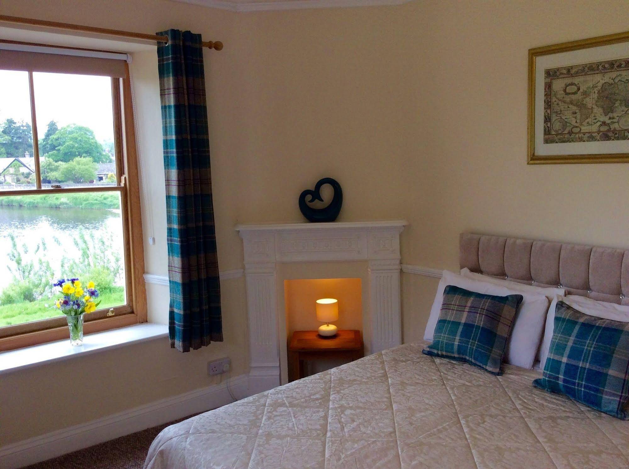 Aberllynfi House