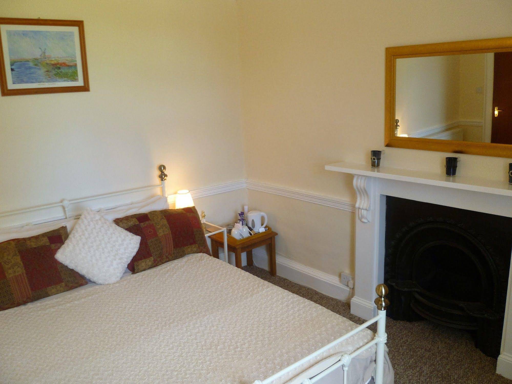 Aberllynfi House