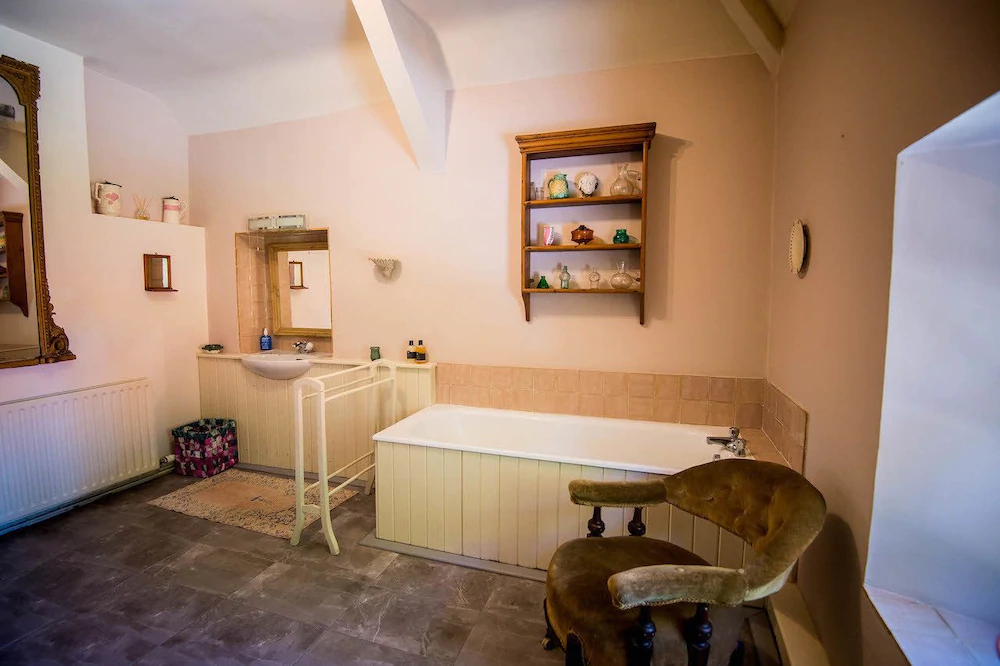 The Cors Country House