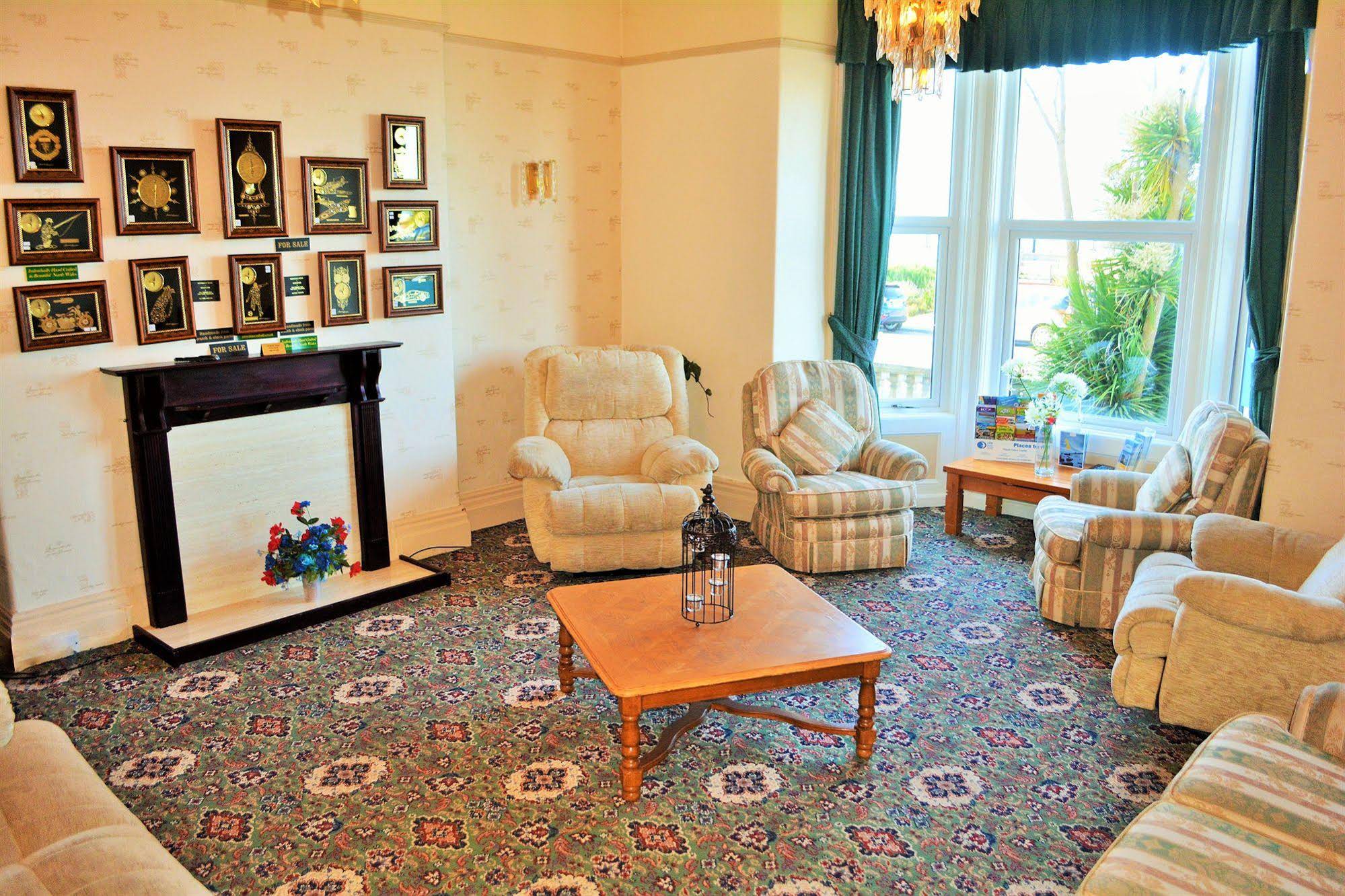 Four Saints Brig Y Don Hotel