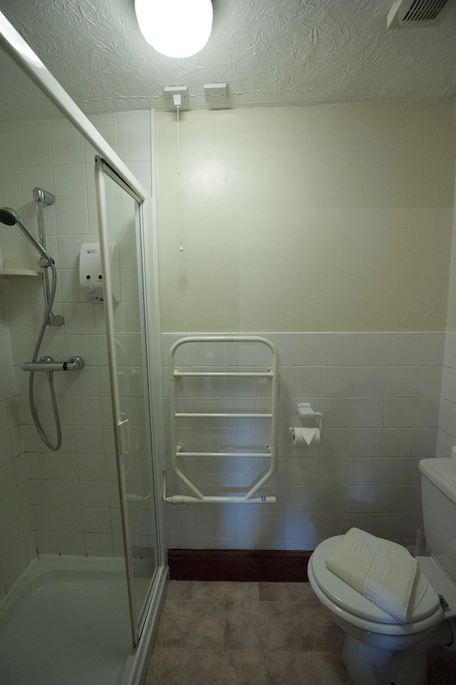 Cwmwennol Country House