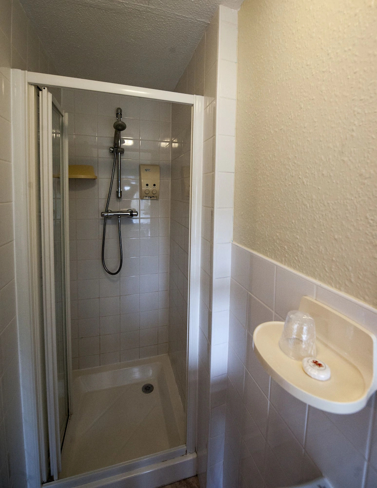 Cwmwennol Country House