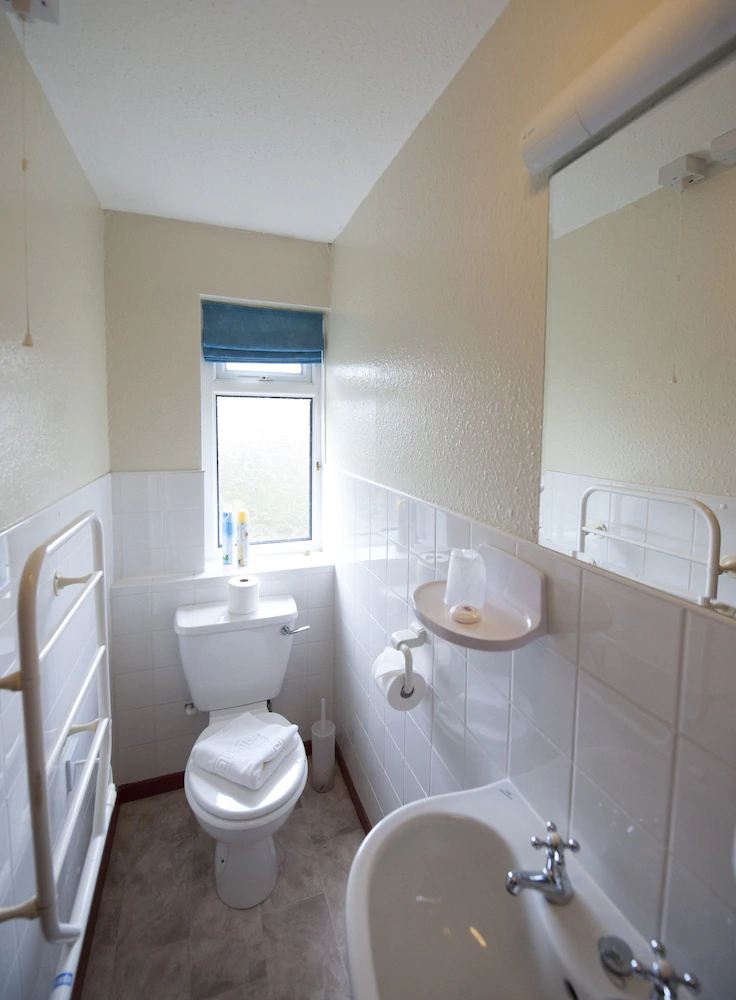 Cwmwennol Country House