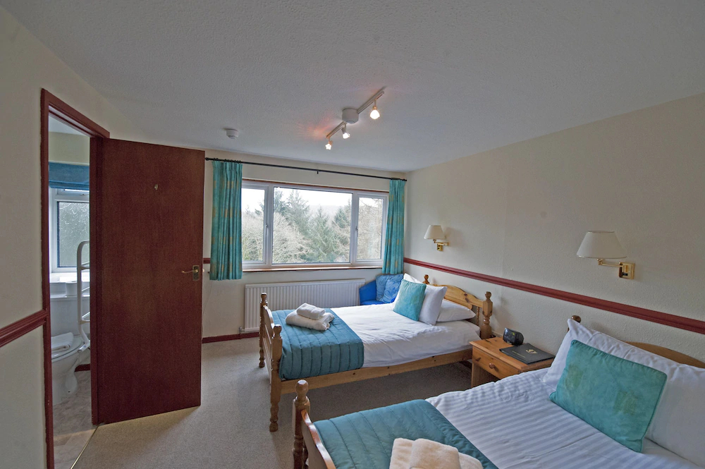 Cwmwennol Country House