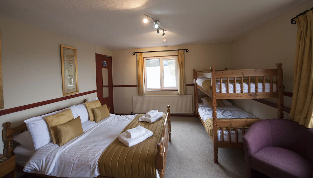 Cwmwennol Country House