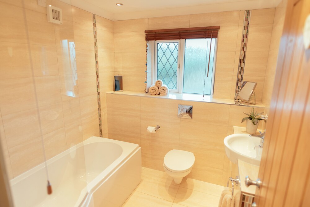 Luxury Cottage Eco Tub Logfire