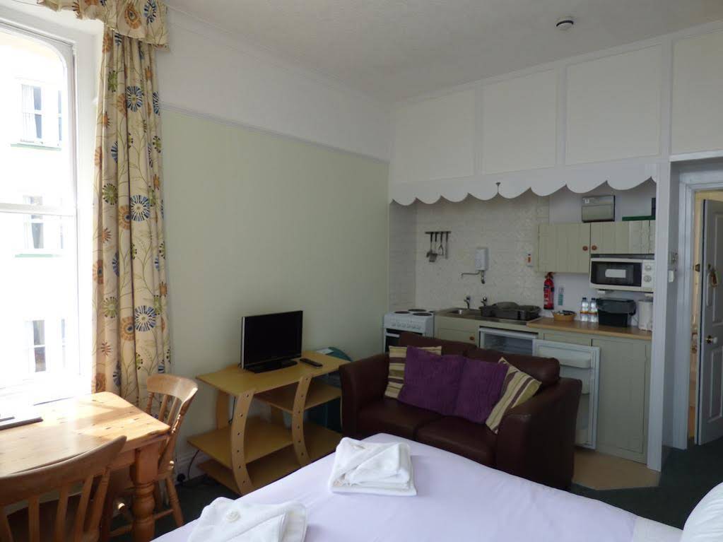 Clarence House Hotel