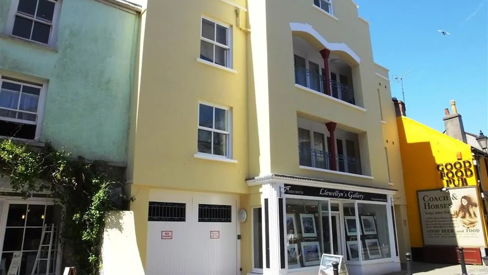 Cobourg House
