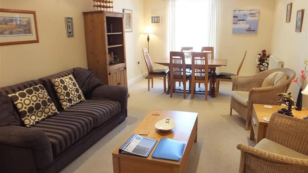 Cobourg House