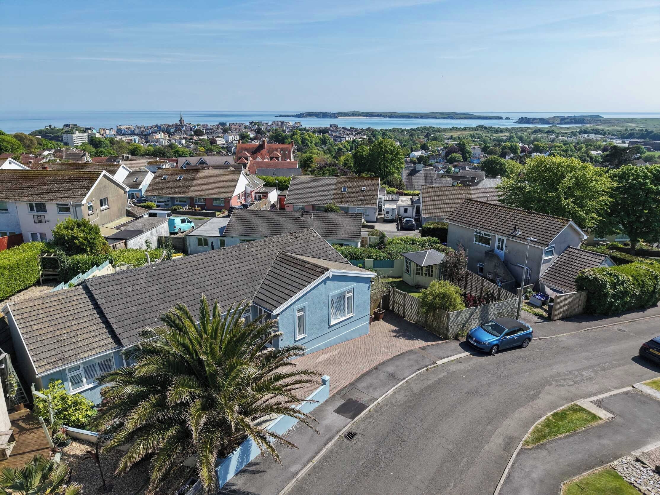 Town Heights Holiday Home  Tenby