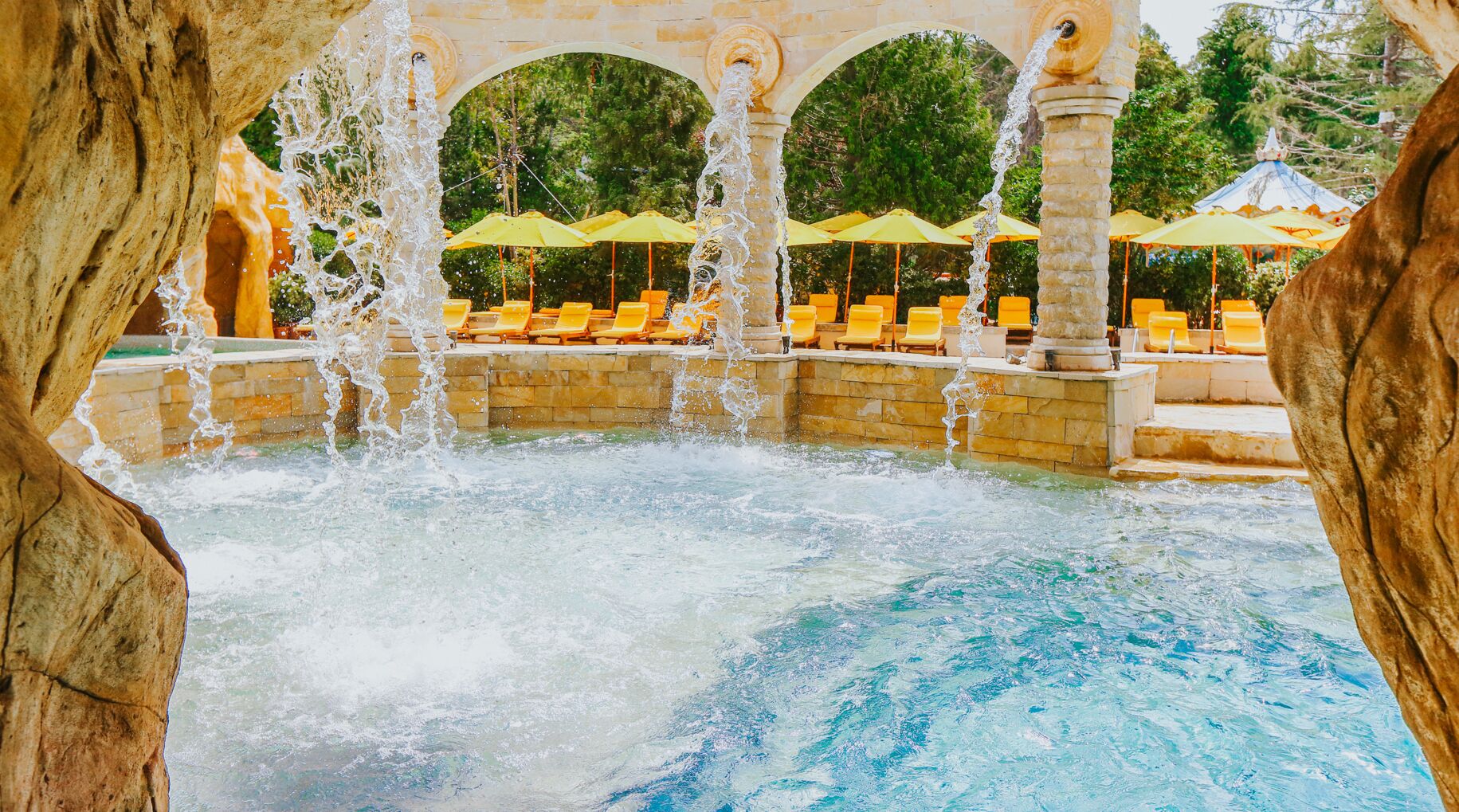 Dreamland Oasis Chakvi Hotel