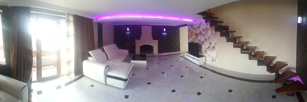 Amadeus Hotel
