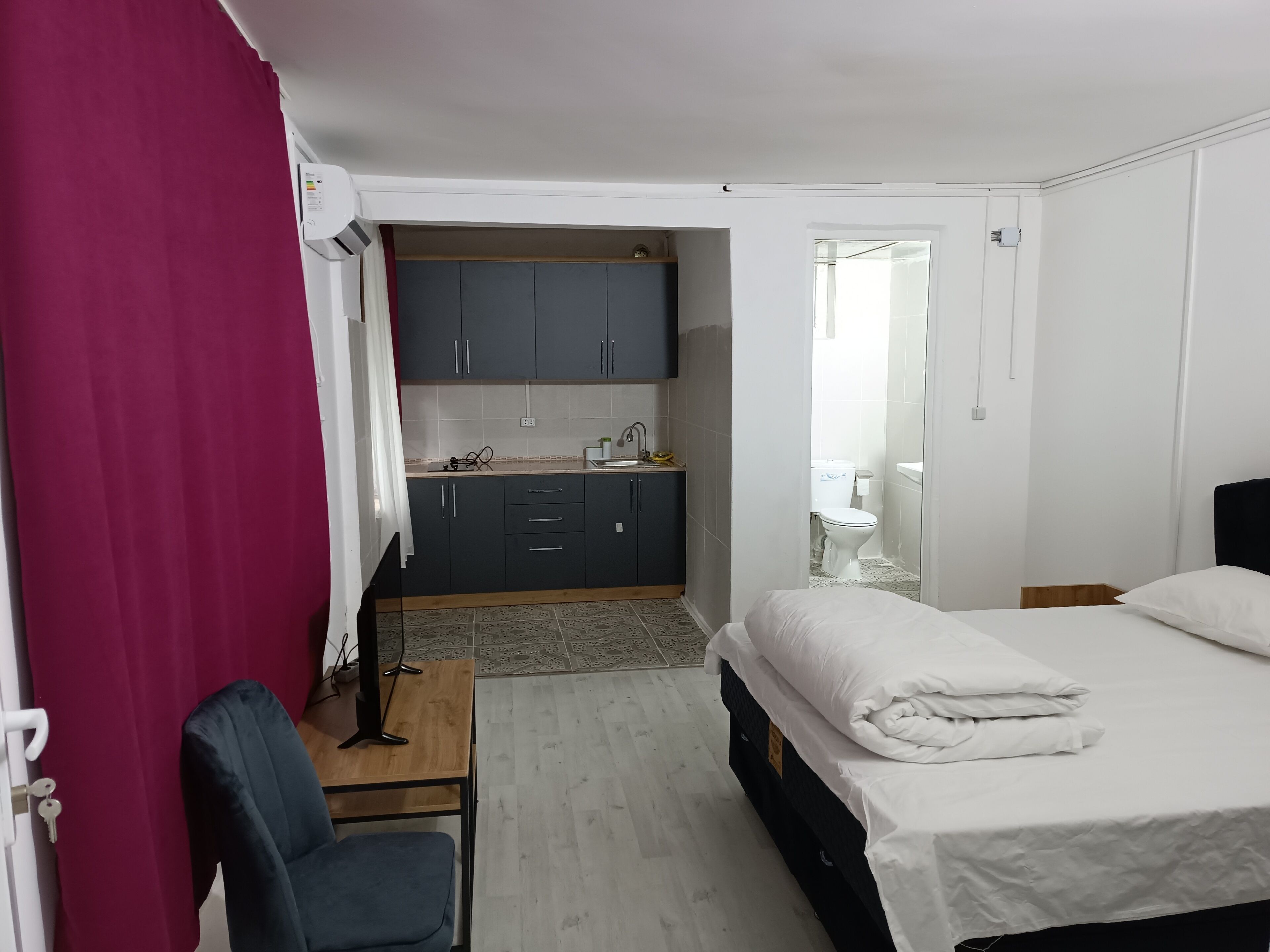 Karvi Hostel & Suites