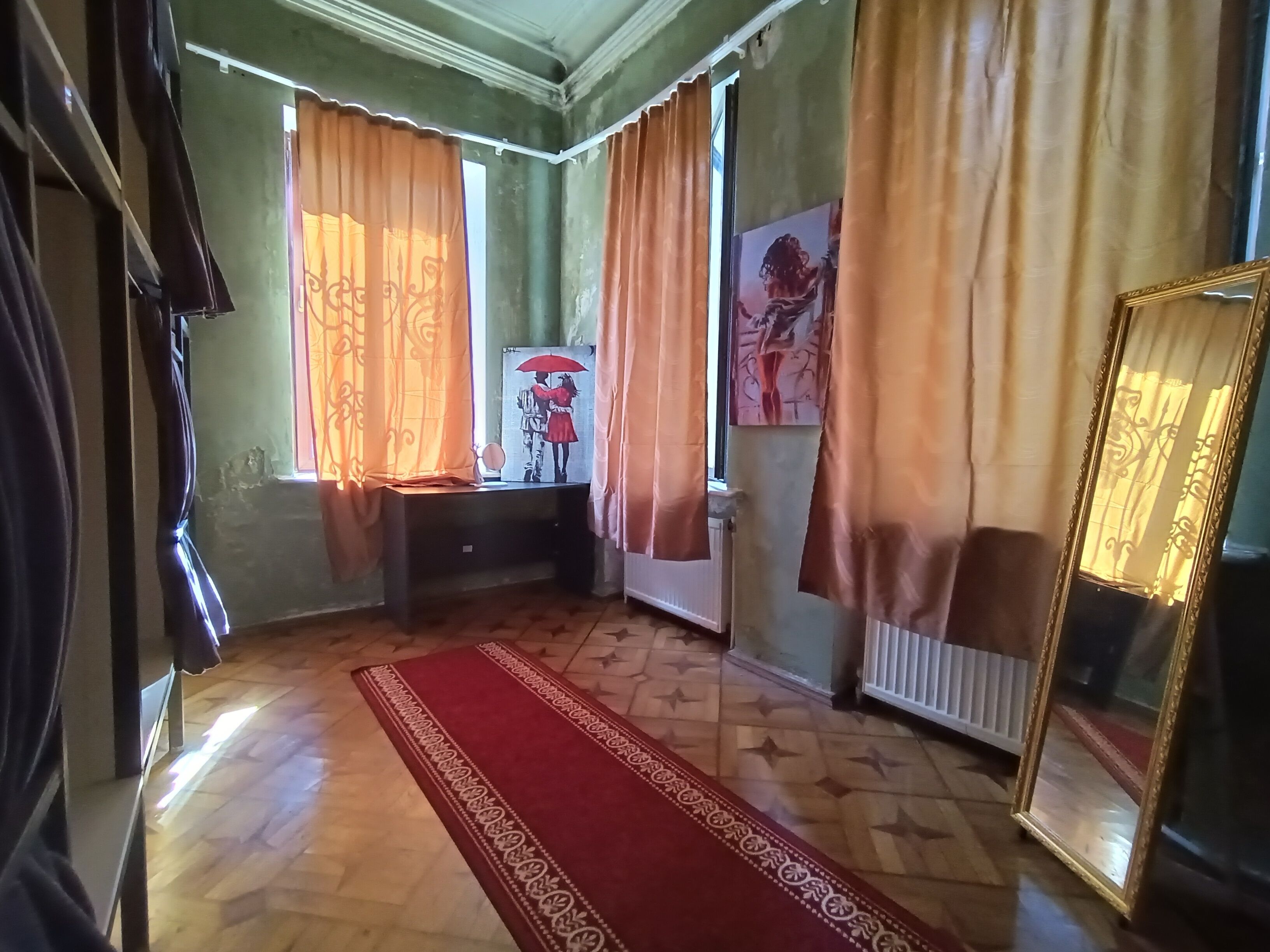 Karvi Hostel & Suites