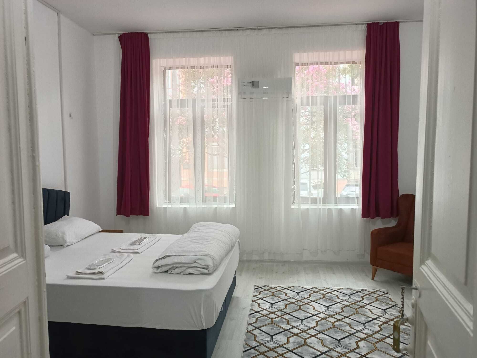 Karvi Hostel & Suites