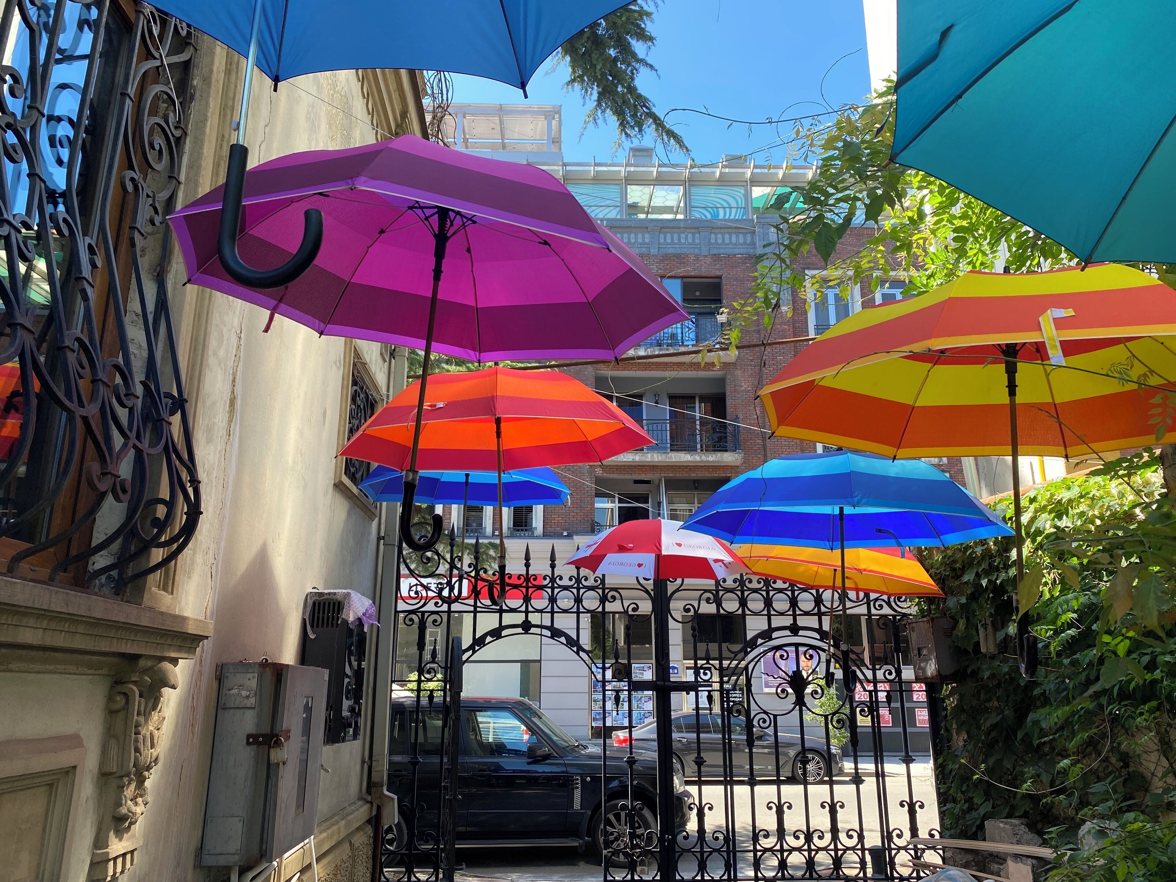 Karvi Hostel & Suites