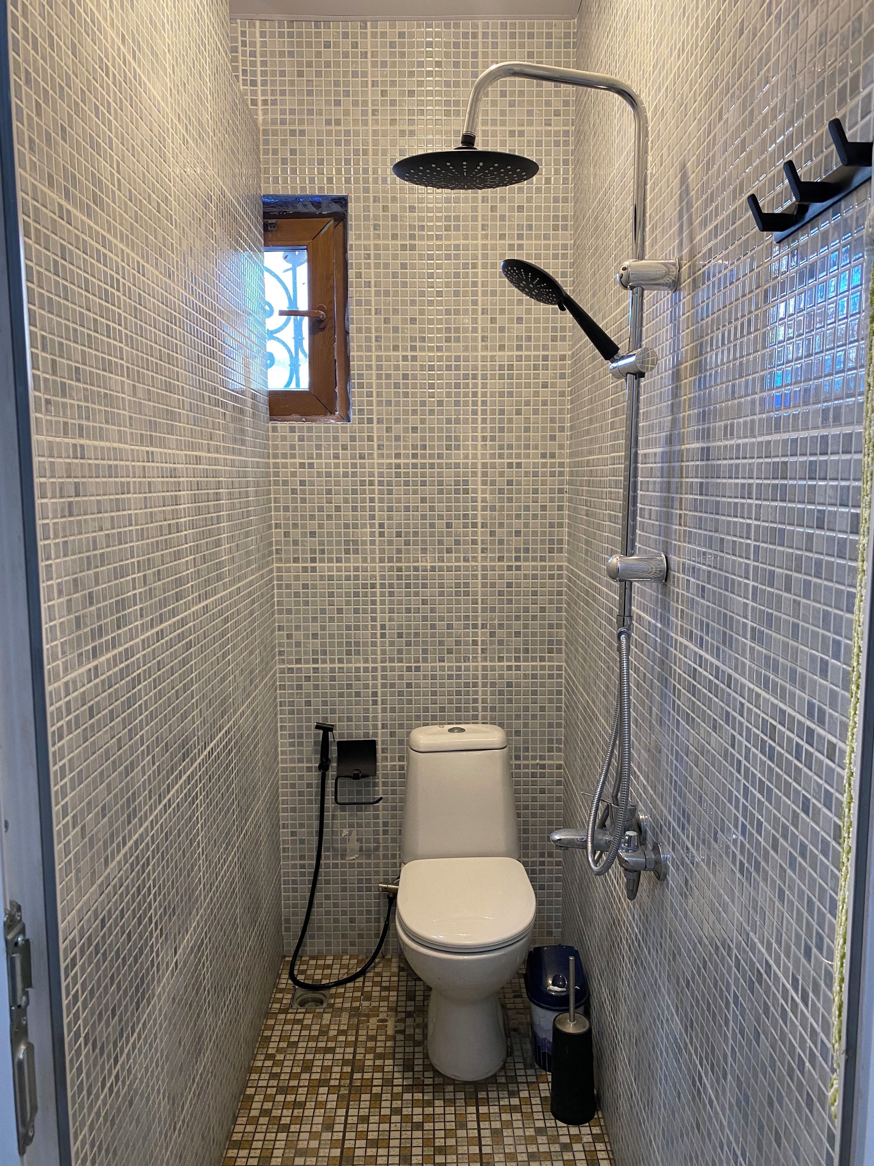 Karvi Hostel & Suites